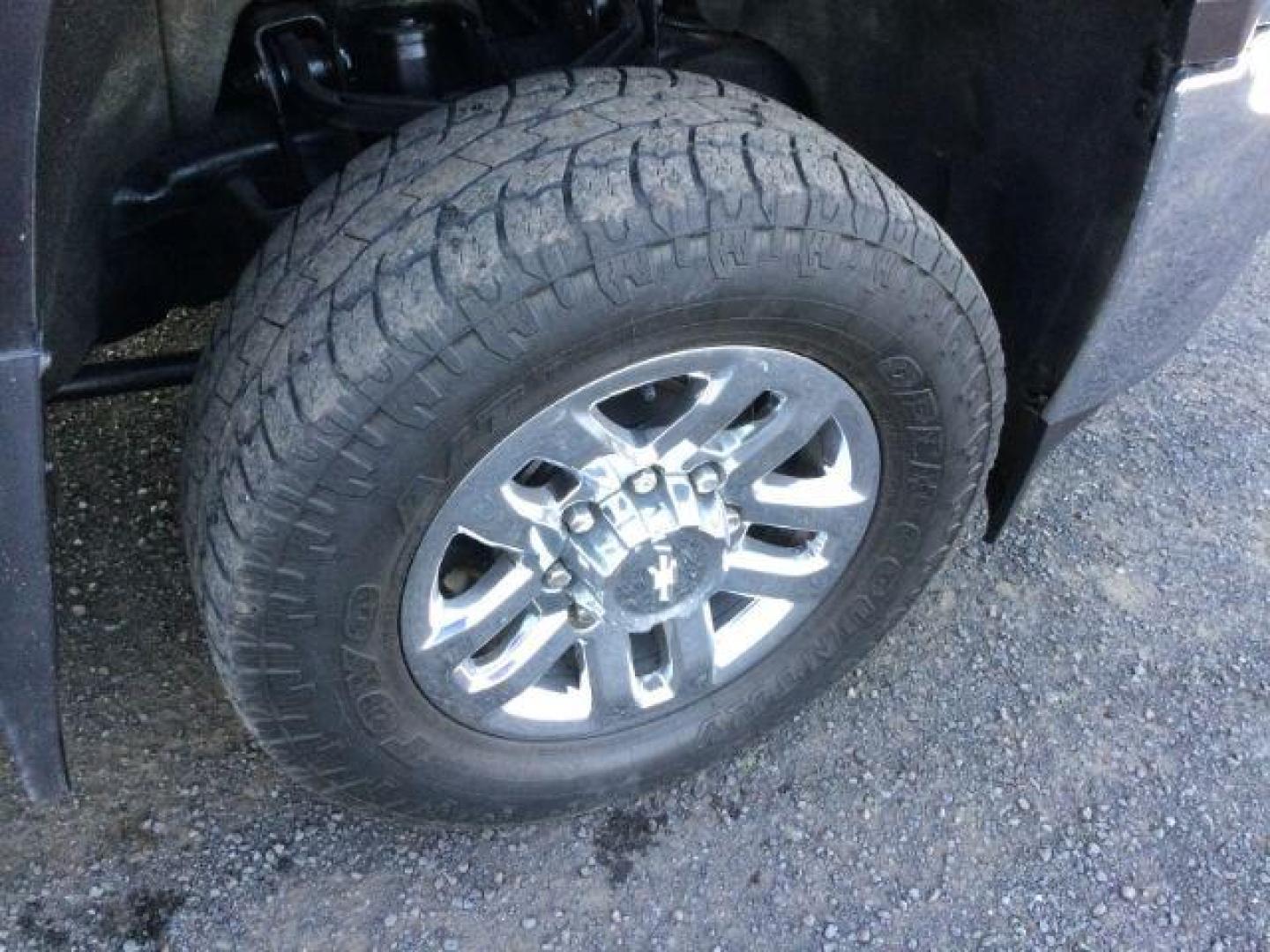 2016 GRAY /JET BLACK CHEVROLET Silverado 3500HD LTZ CREW CAB 4X4 (1GC4K0E85GF) with an 6.6L V8 OHV 32V TURBO DIESEL engine, 6-SPEED AUTOMATIC transmission, located at 1801 Main Street, Lewiston, 83501, (208) 743-9371, 46.417065, -117.004799 - Photo#24