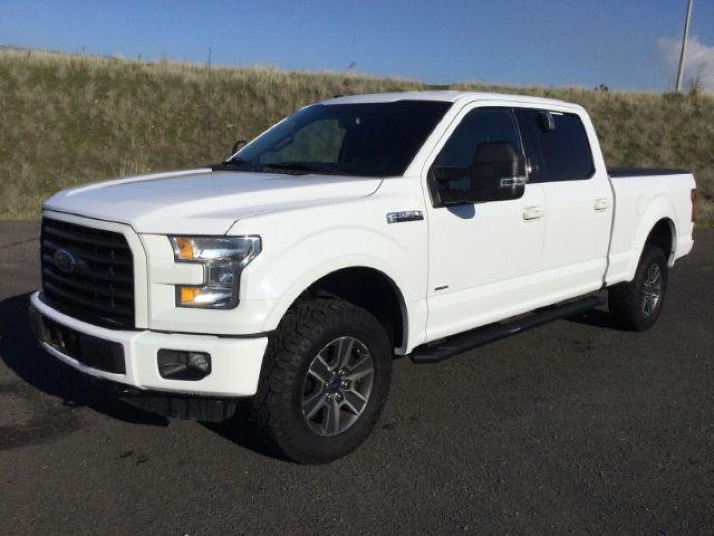 2016 Oxford White /black leather Ford F-150 XLT SuperCrew 6.5-ft. Bed 4WD (1FTFW1EGXGK) with an 3.5 V6 engine, 6-Speed Automatic transmission, located at 1801 Main Street, Lewiston, 83501, (208) 743-9371, 46.417065, -117.004799 - Photo#0