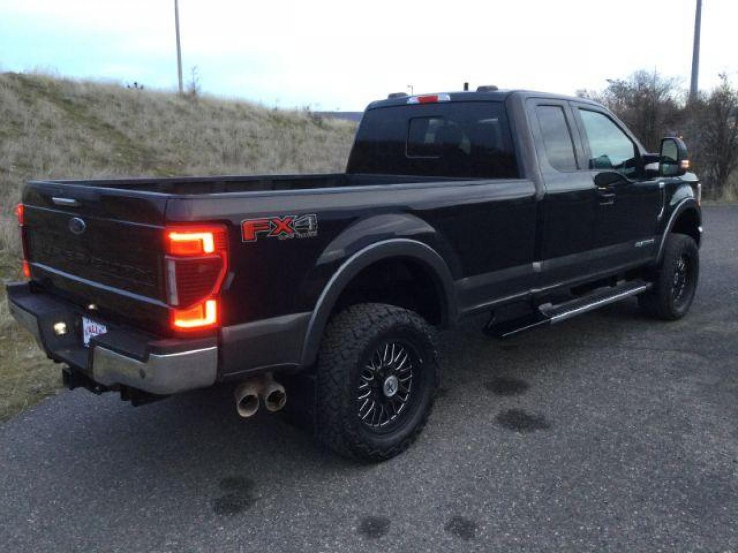 2020 Agate Black/Magnetic Metallic /Black, leather Ford F-350 SD Lariat SuperCab Long Bed 4WD (1FT8X3BT4LE) with an 6.7L V8 OHV 16V DIESEL engine, 10-speed automatic transmission, located at 1801 Main Street, Lewiston, 83501, (208) 743-9371, 46.417065, -117.004799 - Photo#16