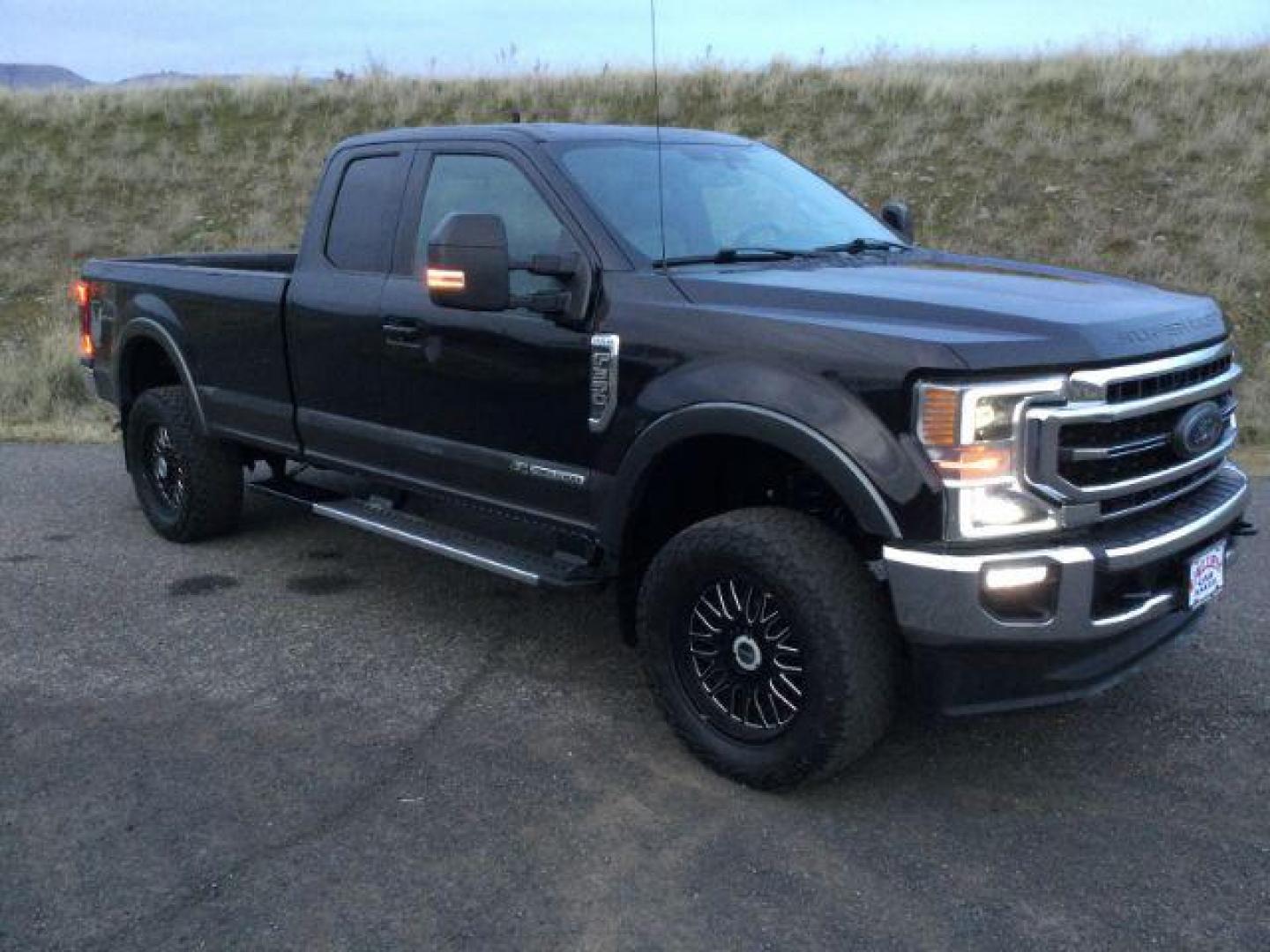 2020 Agate Black/Magnetic Metallic /Black, leather Ford F-350 SD Lariat SuperCab Long Bed 4WD (1FT8X3BT4LE) with an 6.7L V8 OHV 16V DIESEL engine, 10-speed automatic transmission, located at 1801 Main Street, Lewiston, 83501, (208) 743-9371, 46.417065, -117.004799 - Photo#18