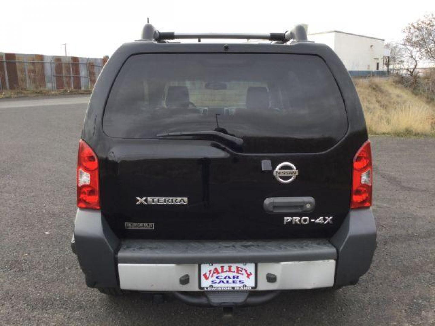 2015 Black /Black Leather Nissan Xterra PRO-4X (5N1AN0NWXFN) with an 4.0 V6 engine, 5-Speed Automatic transmission, located at 1801 Main Street, Lewiston, 83501, (208) 743-9371, 46.417065, -117.004799 - Photo#9