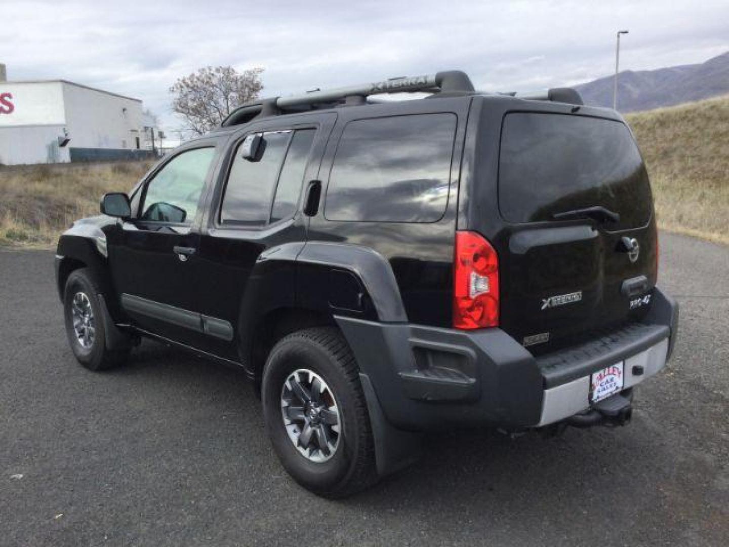 2015 Black /Black Leather Nissan Xterra PRO-4X (5N1AN0NWXFN) with an 4.0 V6 engine, 5-Speed Automatic transmission, located at 1801 Main Street, Lewiston, 83501, (208) 743-9371, 46.417065, -117.004799 - Photo#2