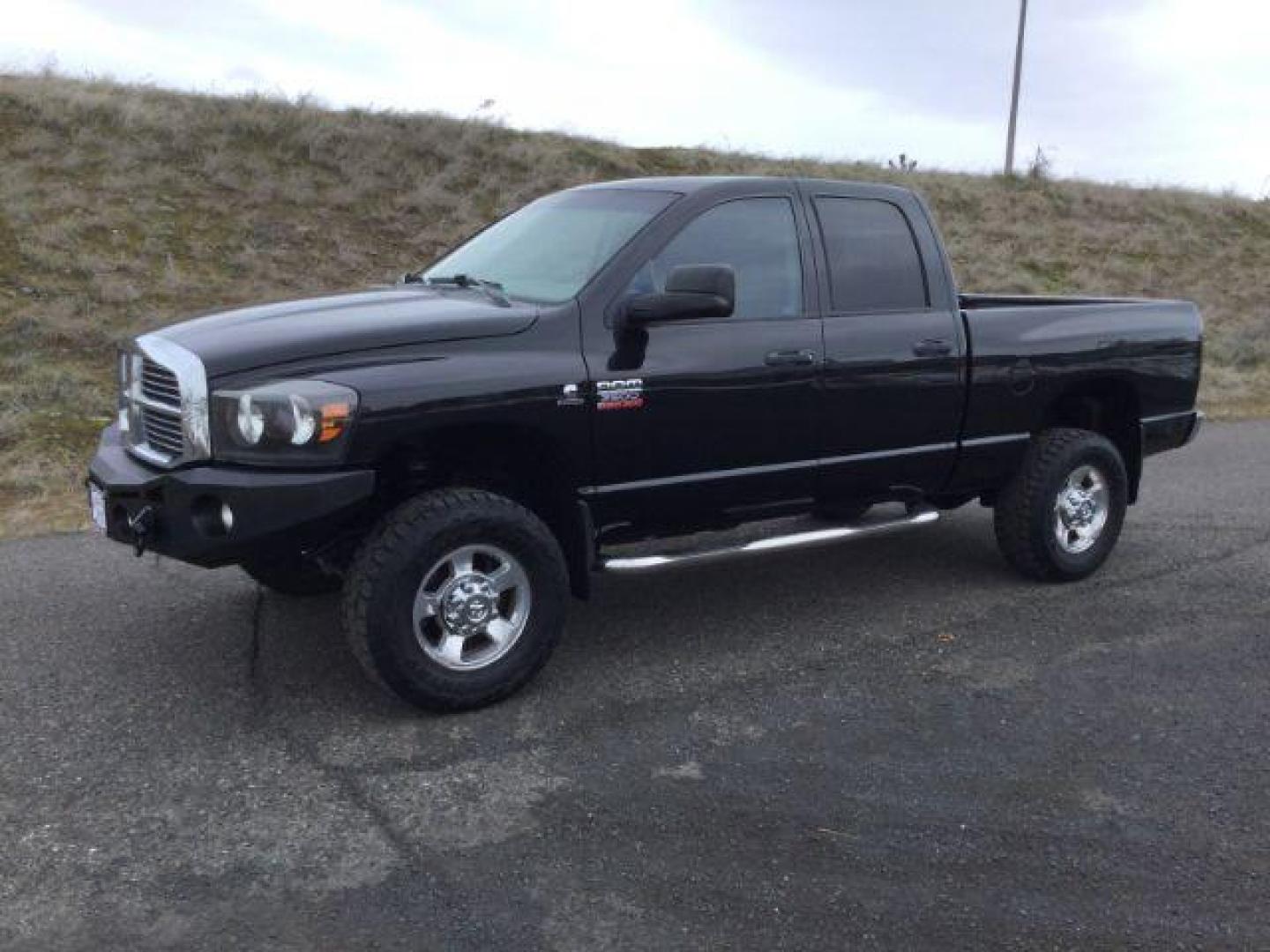 2008 BLACK /GRAY CLOTH DODGE 2500 QUAD CAB Quad Cab SLT (3D7KS28A28G) with an 6.7L I6 T-Diesel engine, 6-Speed Manual Transmission transmission, located at 1801 Main Street, Lewiston, 83501, (208) 743-9371, 46.417065, -117.004799 - Photo#0