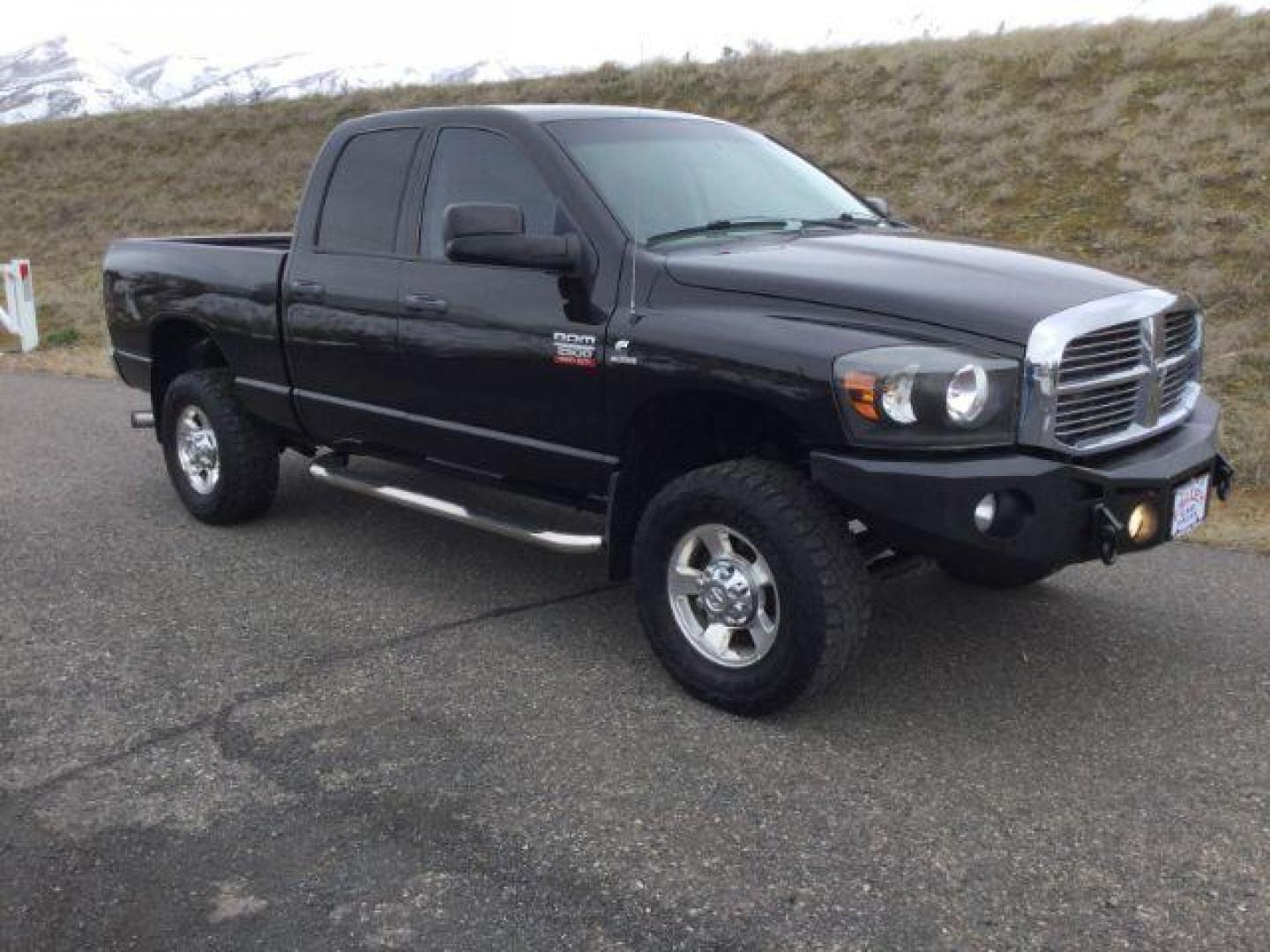 2008 BLACK /GRAY CLOTH DODGE 2500 QUAD CAB Quad Cab SLT (3D7KS28A28G) with an 6.7L I6 T-Diesel engine, 6-Speed Manual Transmission transmission, located at 1801 Main Street, Lewiston, 83501, (208) 743-9371, 46.417065, -117.004799 - Photo#9