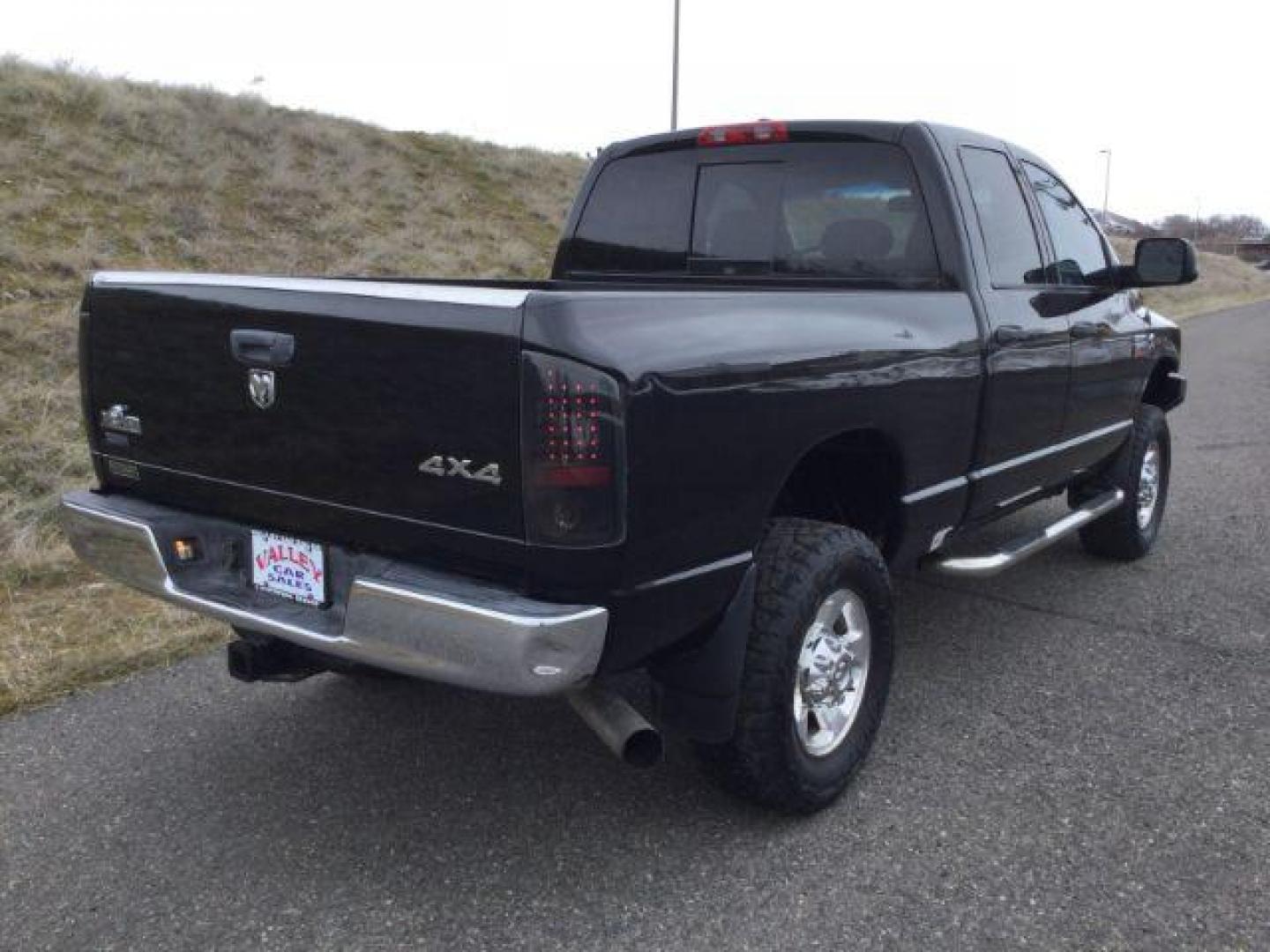 2008 BLACK /GRAY CLOTH DODGE 2500 QUAD CAB Quad Cab SLT (3D7KS28A28G) with an 6.7L I6 T-Diesel engine, 6-Speed Manual Transmission transmission, located at 1801 Main Street, Lewiston, 83501, (208) 743-9371, 46.417065, -117.004799 - Photo#11