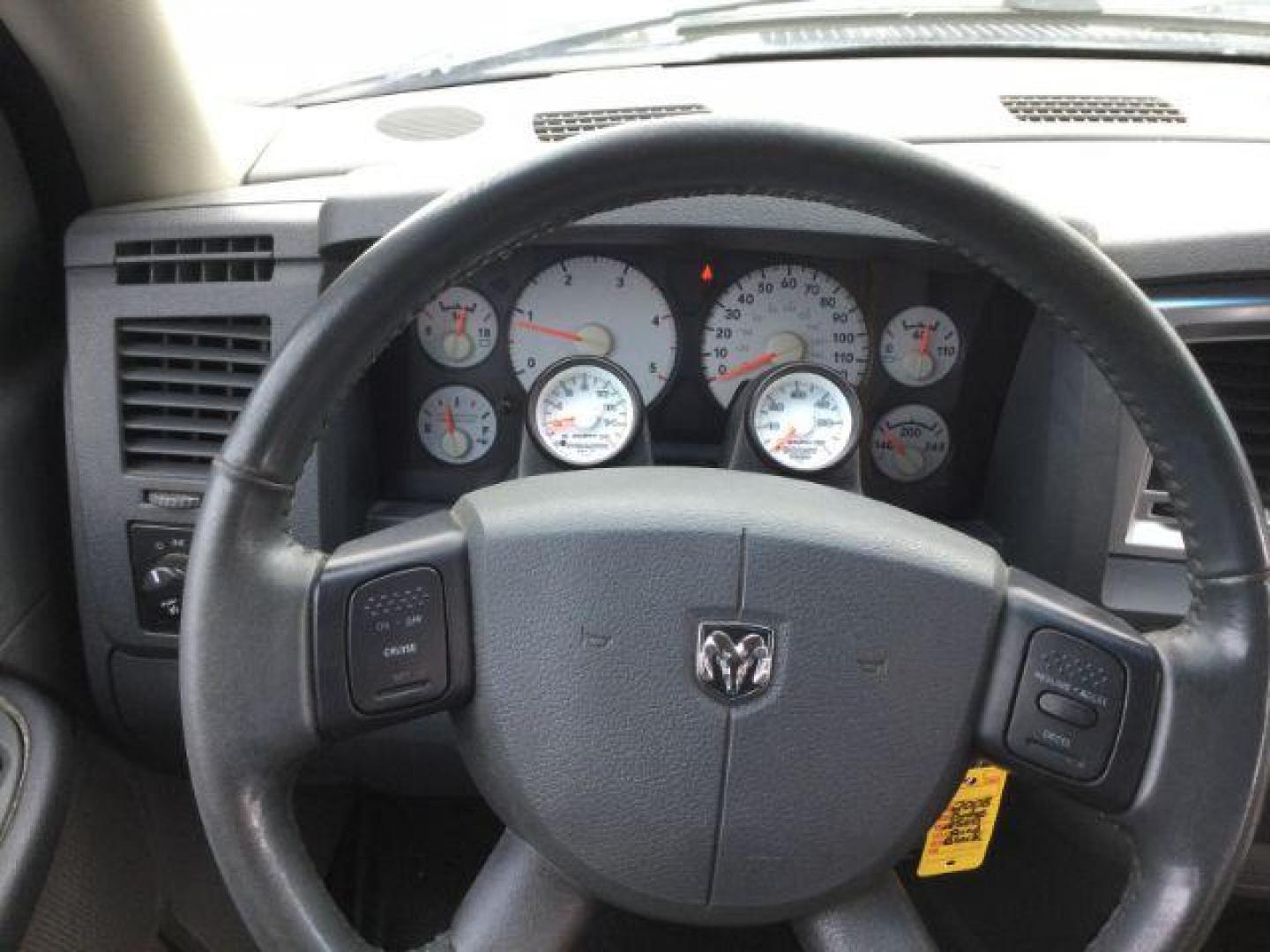 2008 BLACK /GRAY CLOTH DODGE 2500 QUAD CAB Quad Cab SLT (3D7KS28A28G) with an 6.7L I6 T-Diesel engine, 6-Speed Manual Transmission transmission, located at 1801 Main Street, Lewiston, 83501, (208) 743-9371, 46.417065, -117.004799 - Photo#17