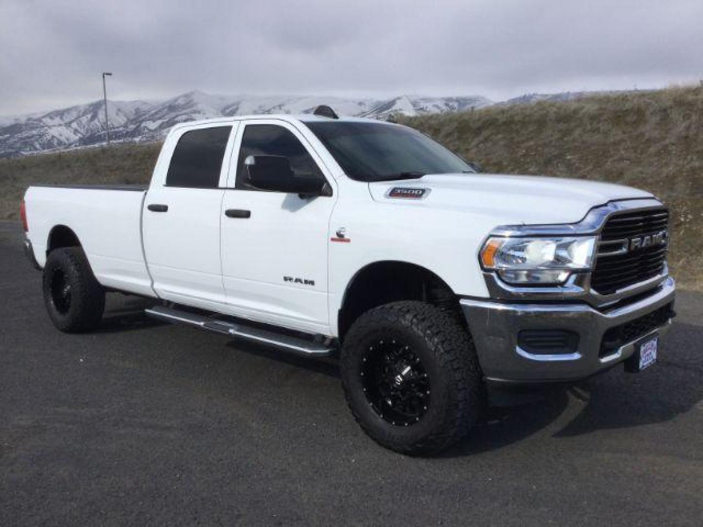 2021 Bright White Clearcoat /Diesel Gray/Black Ram 3500 Tradesman Crew Cab 4x4 8' Box (3C63R3GL6MG) with an Cummins 6.7L I-6 diesel direct injection engine, 6-Speed Automatic transmission, located at 1801 Main Street, Lewiston, 83501, (208) 743-9371, 46.417065, -117.004799 - Photo#9