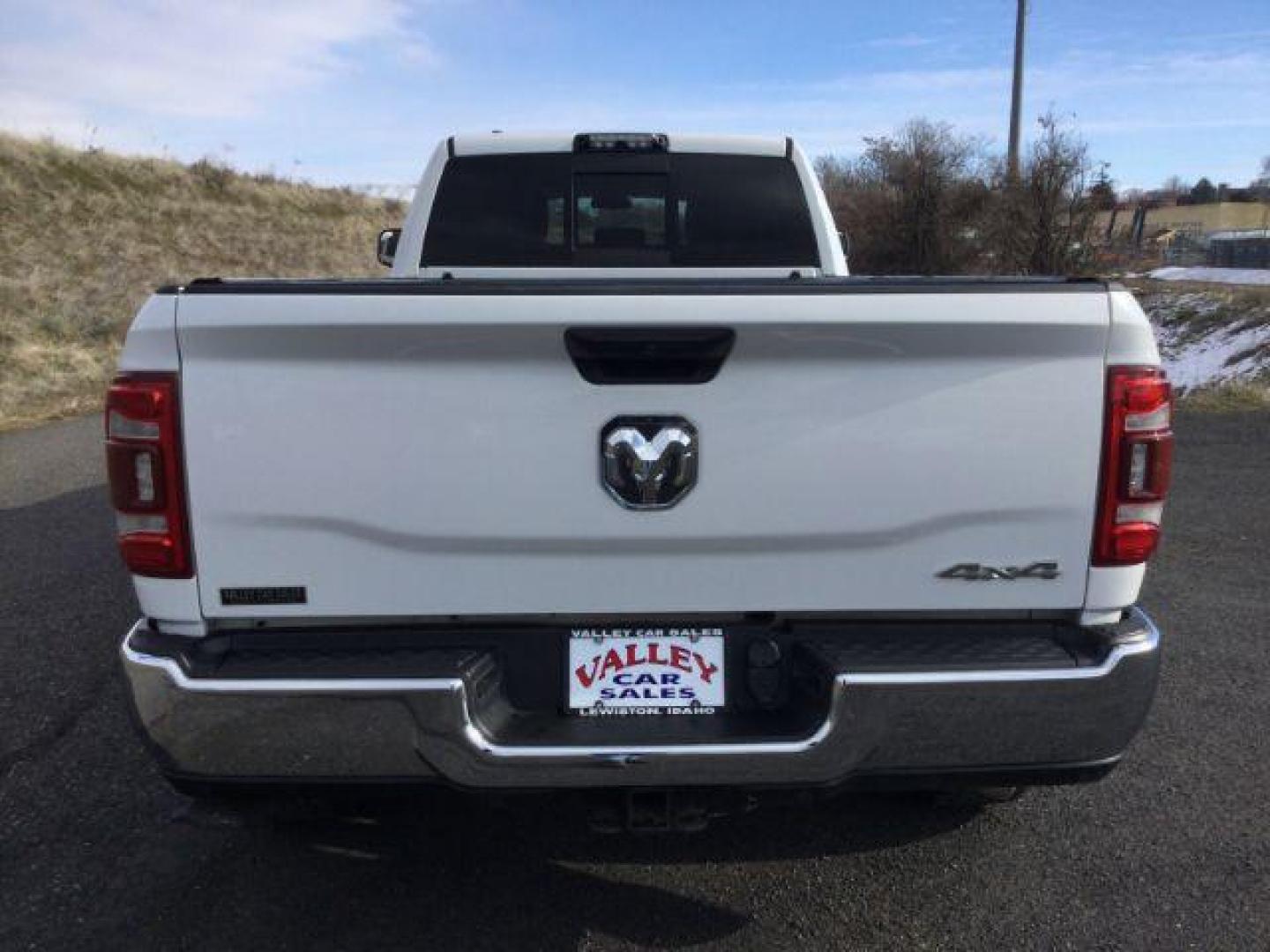 2021 Bright White Clearcoat /Diesel Gray/Black Ram 3500 Tradesman Crew Cab 4x4 8' Box (3C63R3GL6MG) with an Cummins 6.7L I-6 diesel direct injection engine, 6-Speed Automatic transmission, located at 1801 Main Street, Lewiston, 83501, (208) 743-9371, 46.417065, -117.004799 - Photo#14