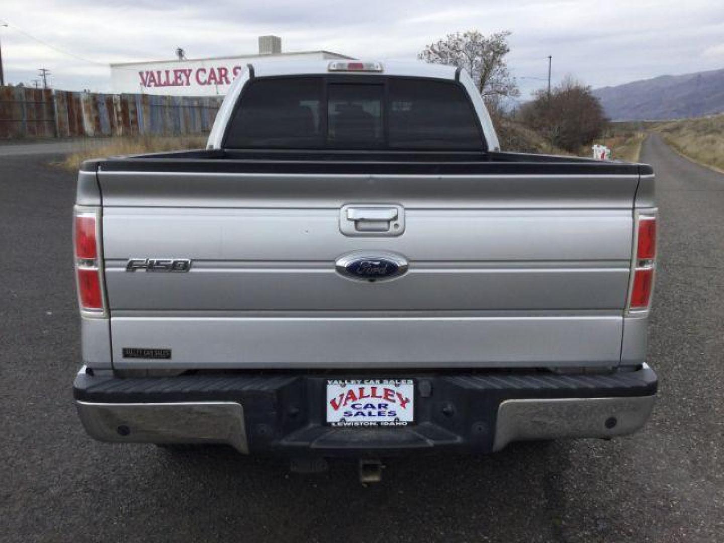 2012 Ingot Silver Metallic /Black Leather Ford F-150 Lariat SuperCrew 6.5ft bed 4WD (1FTFW1ET9CF) with an 3.5L V6 DOHC 24V engine, 6-Speed Automatic transmission, located at 1801 Main Street, Lewiston, 83501, (208) 743-9371, 46.417065, -117.004799 - Photo#10